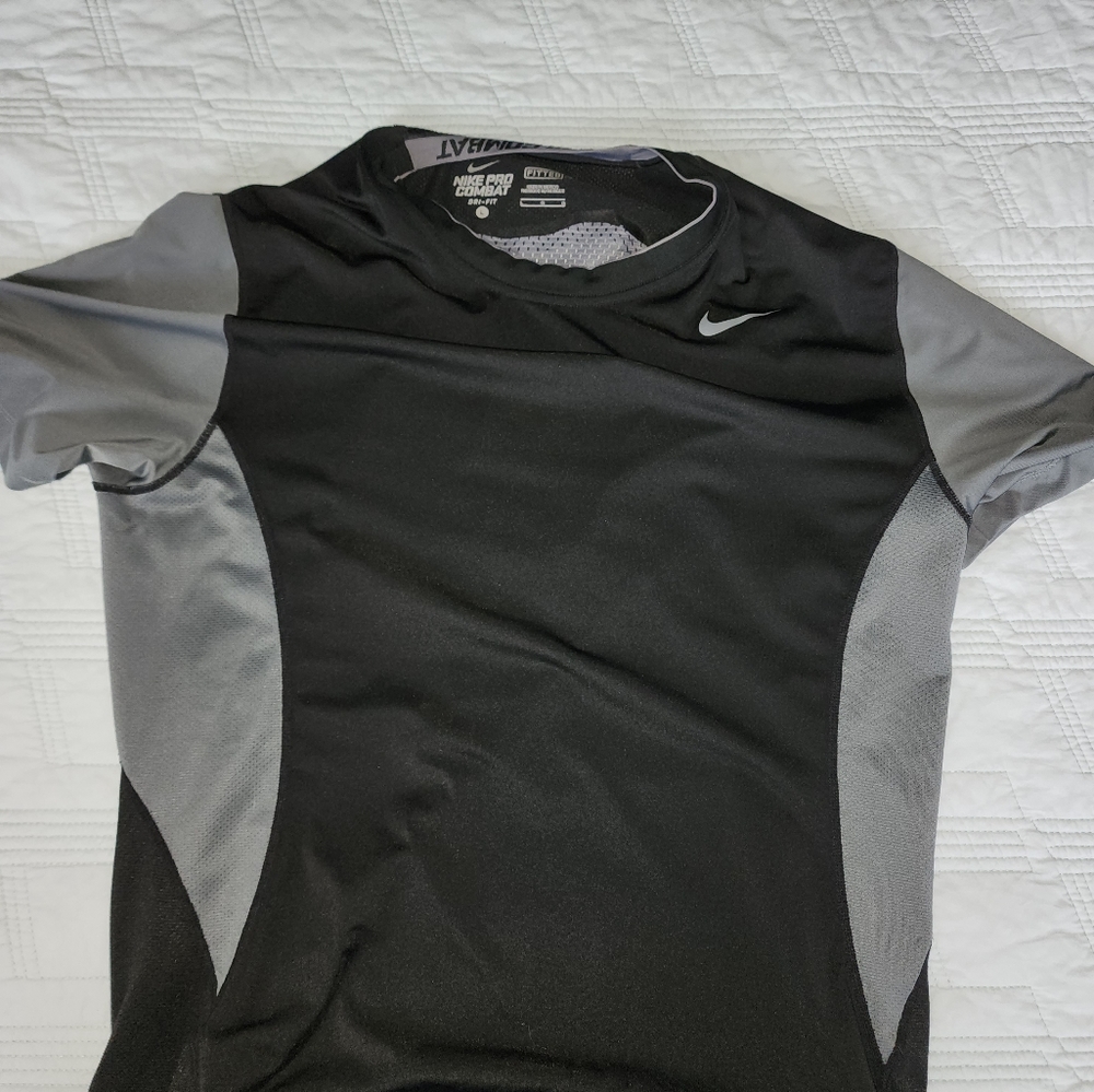 Mens Nike short sleeve shirt